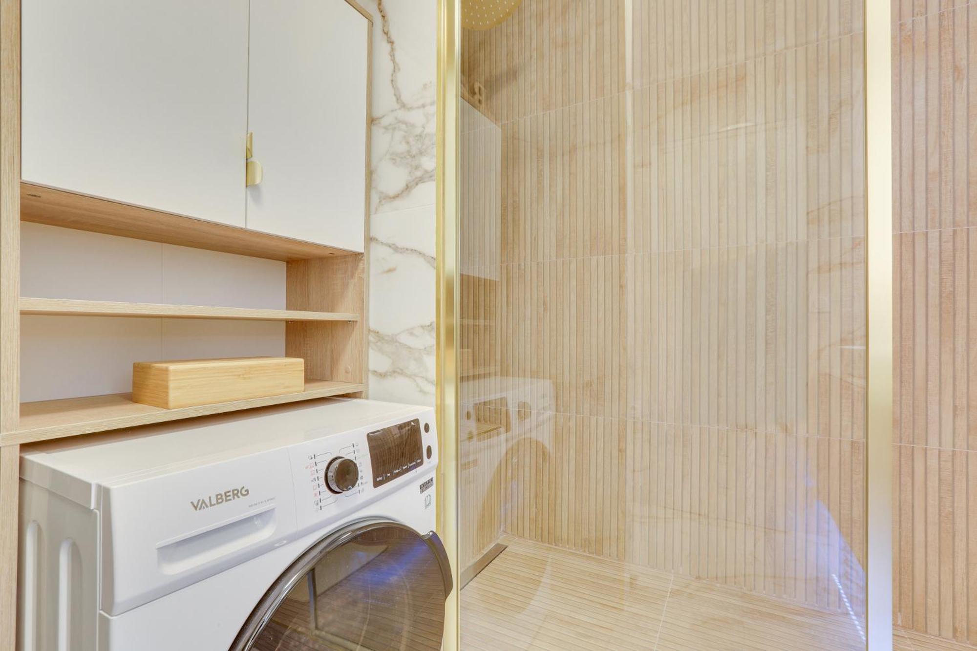 Luxury 75m2 With Eiffel Tower View, Metro 1 Min, Parking Paris