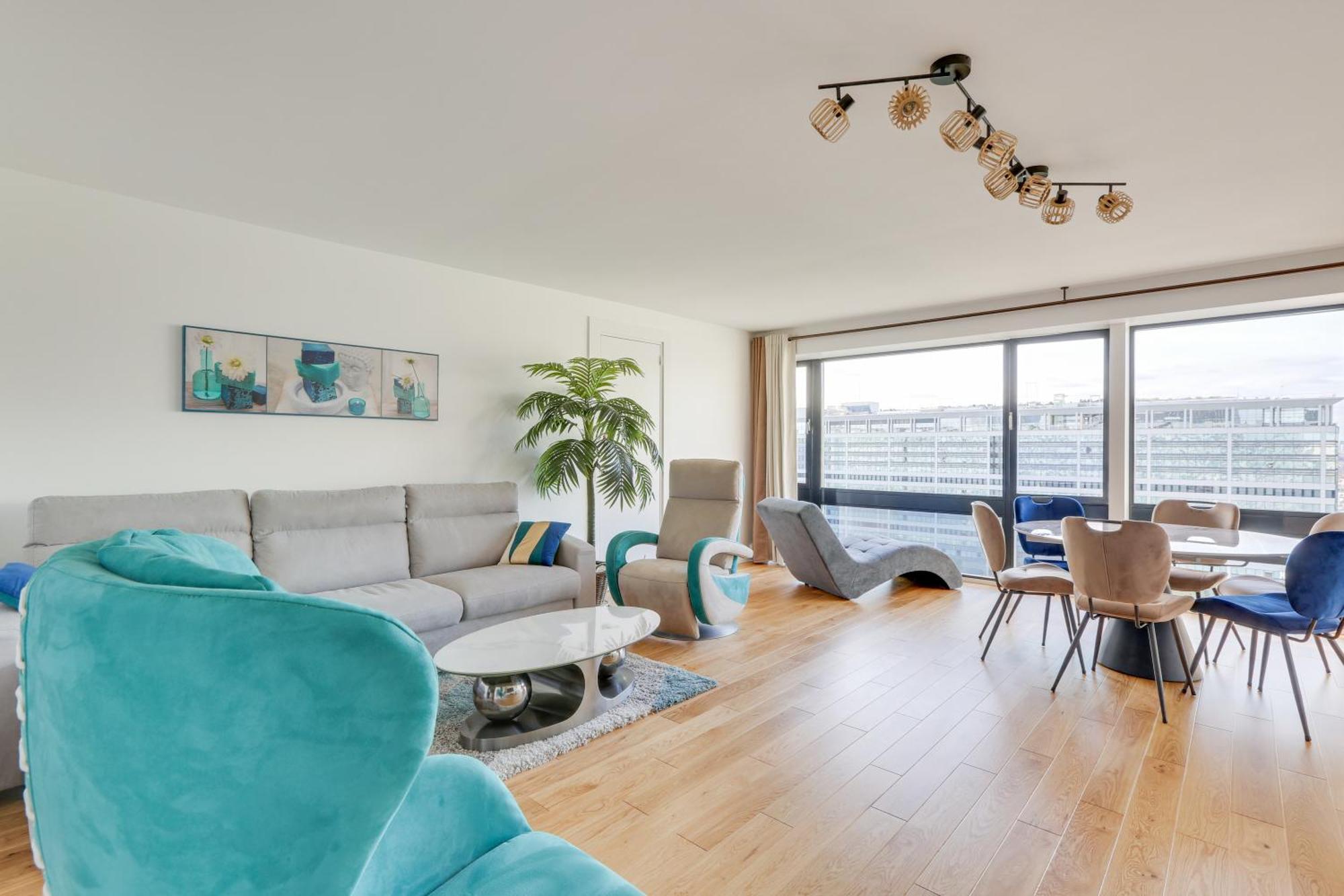 Appartement Luxury 75m2 With Eiffel Tower View, Metro 1 Min, Parking