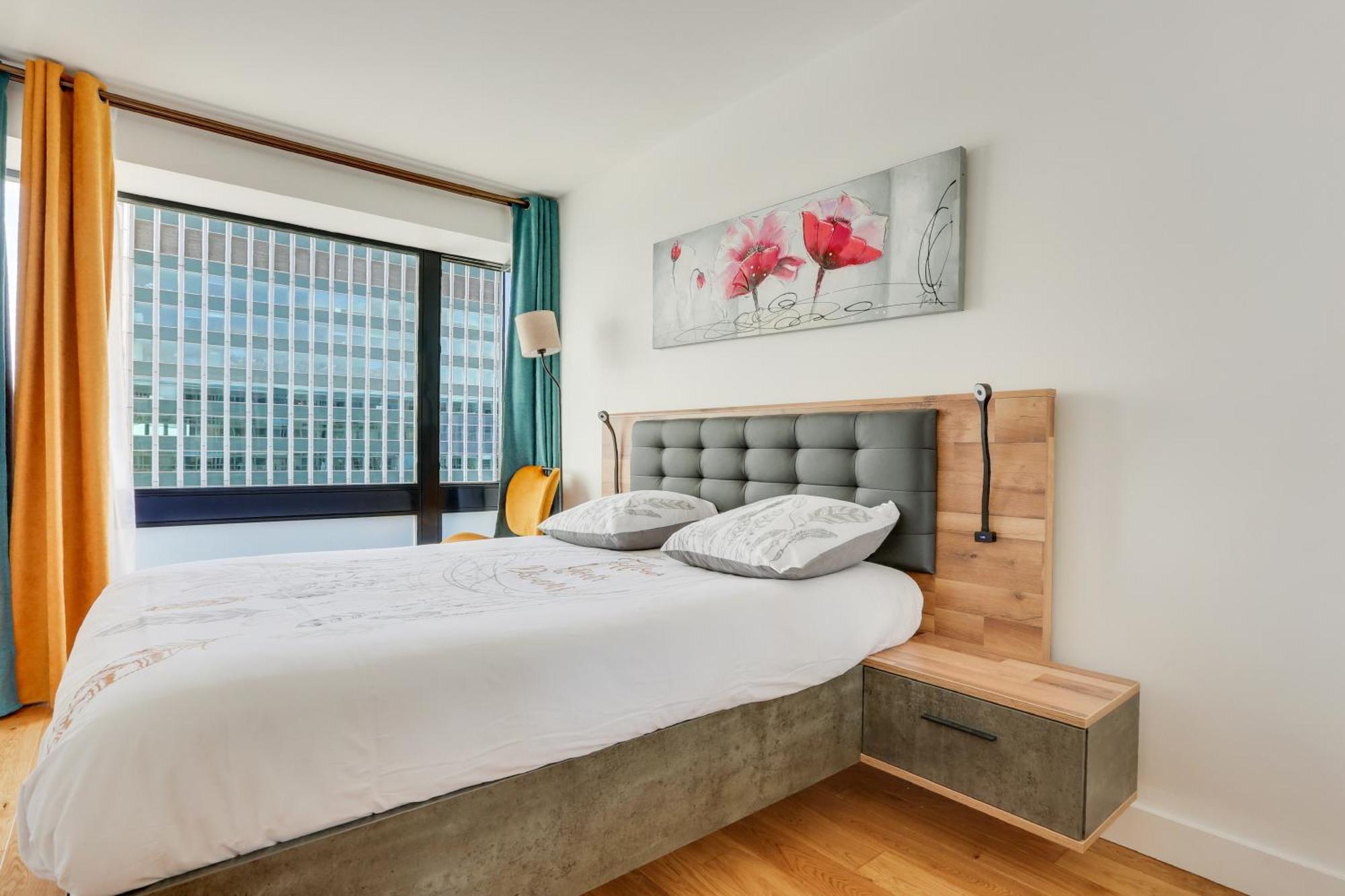 Appartement Luxury 75m2 With Eiffel Tower View, 1 Min Metro, Parking