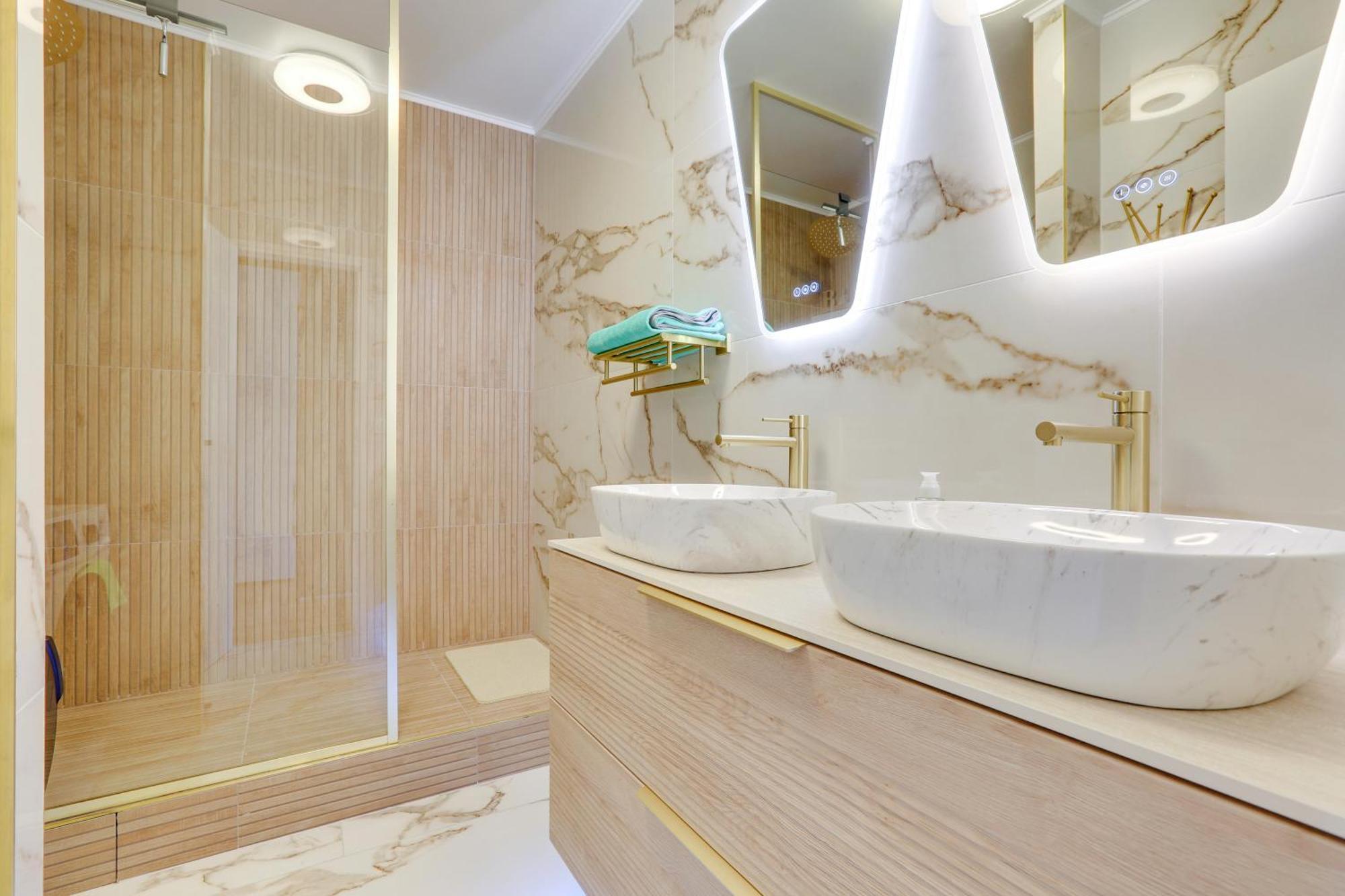 Appartement Luxury 75m2 With Eiffel Tower View, 1 Min Metro, Parking