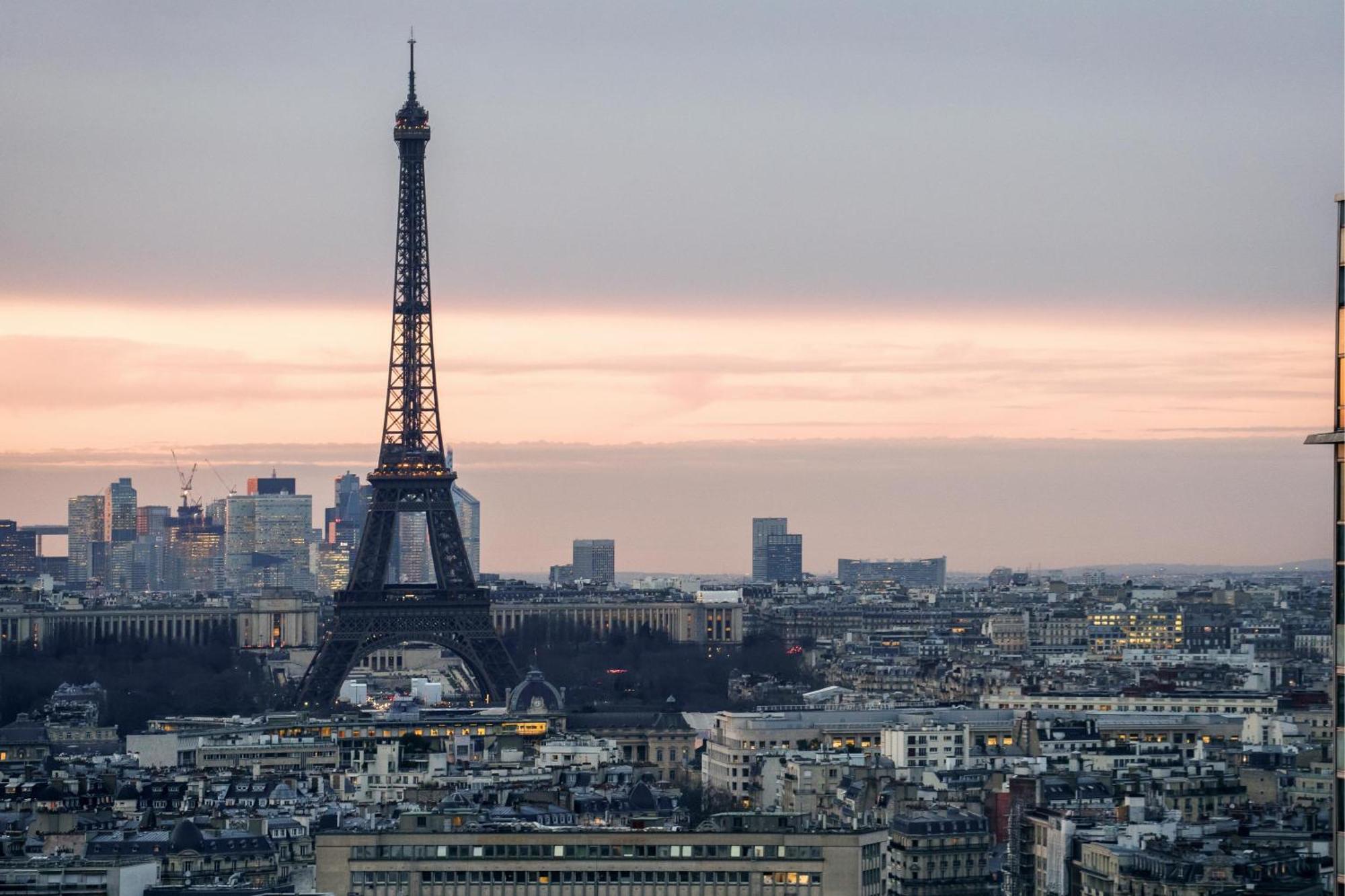 Appartement Luxury 75m2 With Eiffel Tower View, 1 Min Metro, Parking Paris
